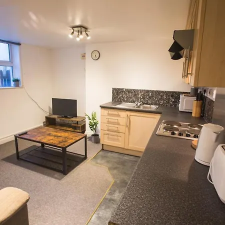 Warden Rd - Location Long By Shortstayuk * Bristol