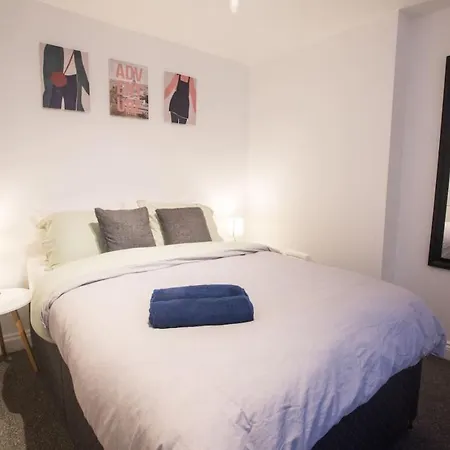 Daire Warden Rd - Location Long By Shortstayuk