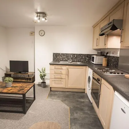 Daire Warden Rd - Location Long By Shortstayuk Bristol