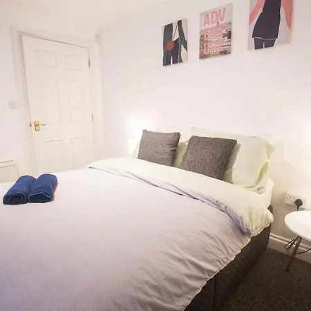 Apartment Warden Rd - Location Long By Shortstayuk Bristol