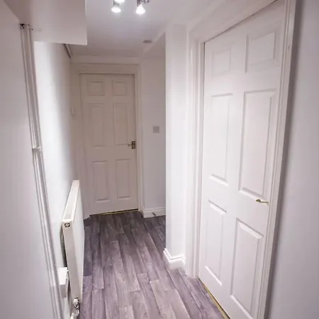 Daire Warden Rd - Location Long By Shortstayuk Bristol